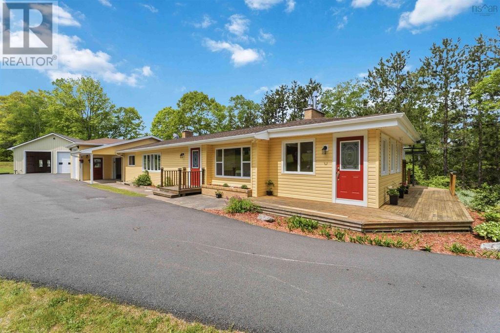 34 Palmer Lake Drive, Windsor Forks