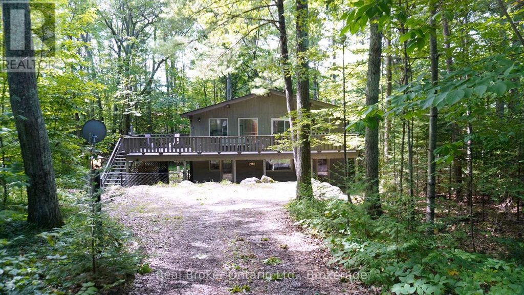 208 Desroches Trail, Tiny