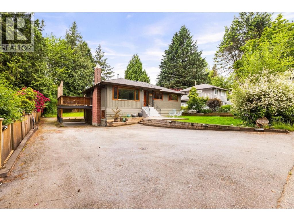 1561 Merlynn Crescent, North Vancouver