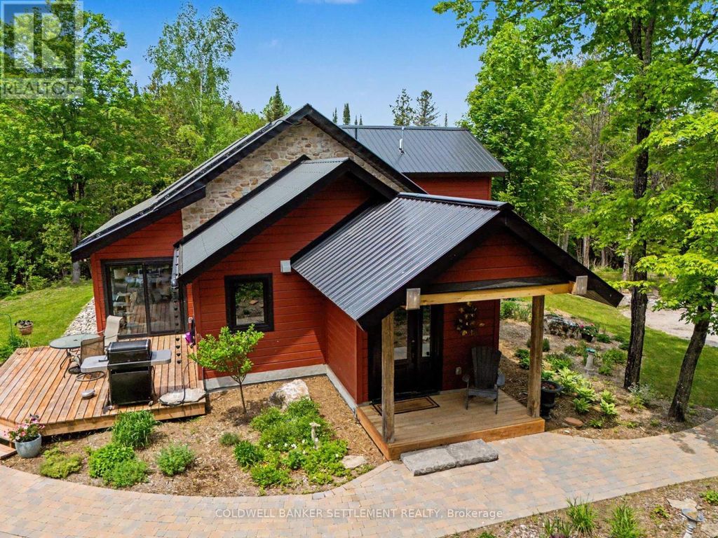 543 French Line Road, Lanark Highlands