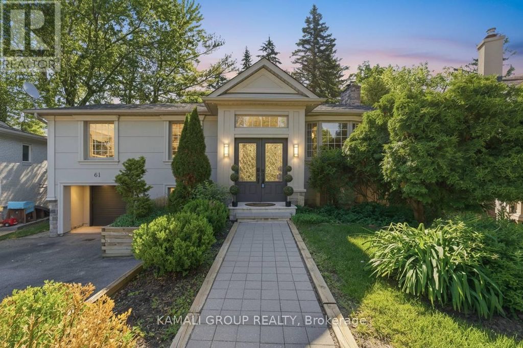 61 Lawnwood Court, Richmond Hill (mill Pond)