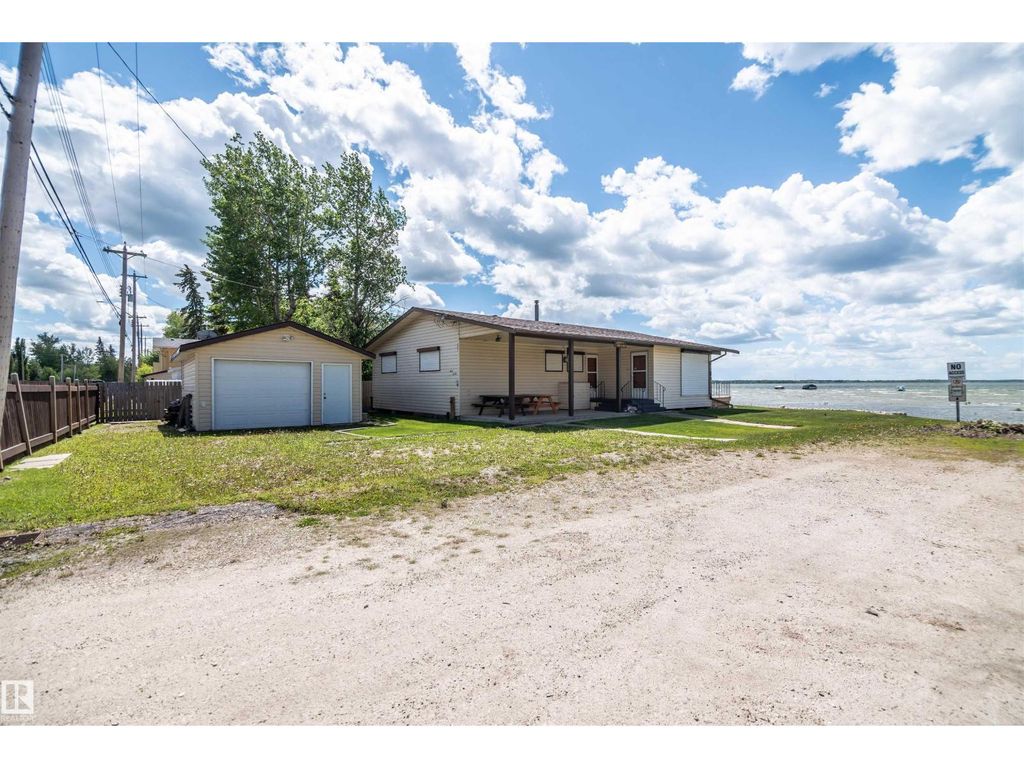 4404 50 Av, Rural Lac Ste. Anne County