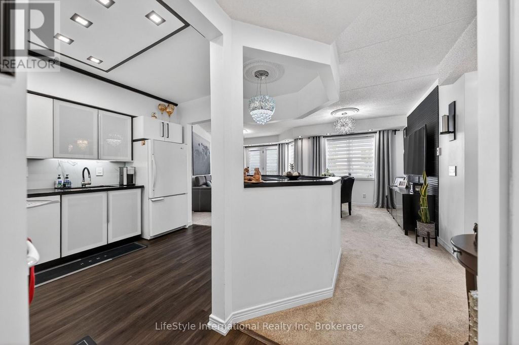 213 - 208 Silvercreek Parkway N, Guelph (junction/onward Willow)