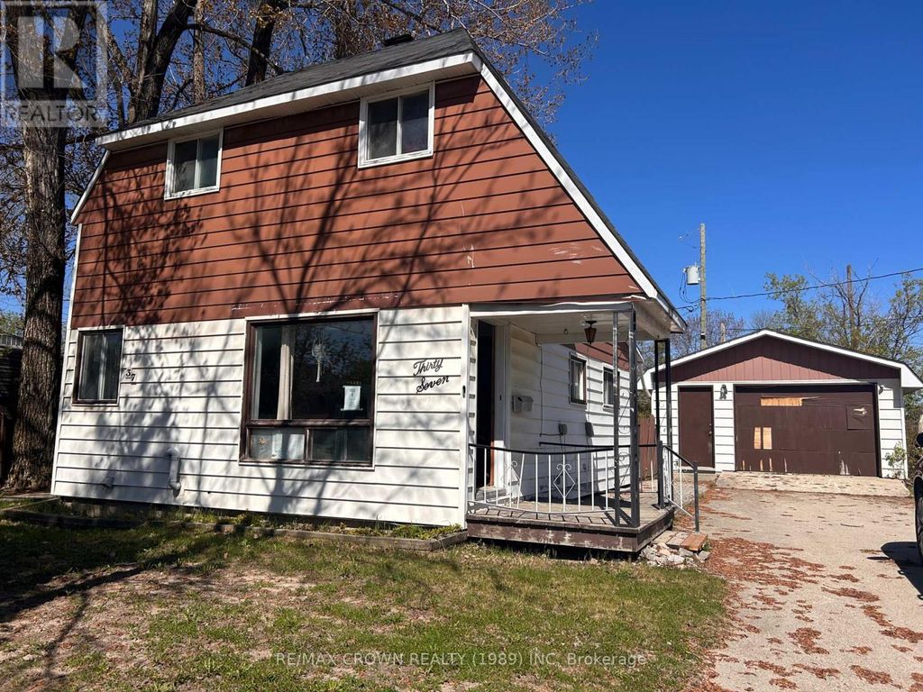 37 Cain Avenue, Kapuskasing