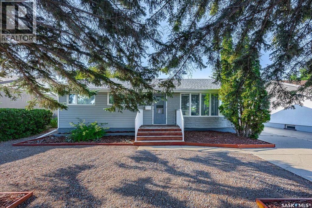 621 20th Avenue E, Regina