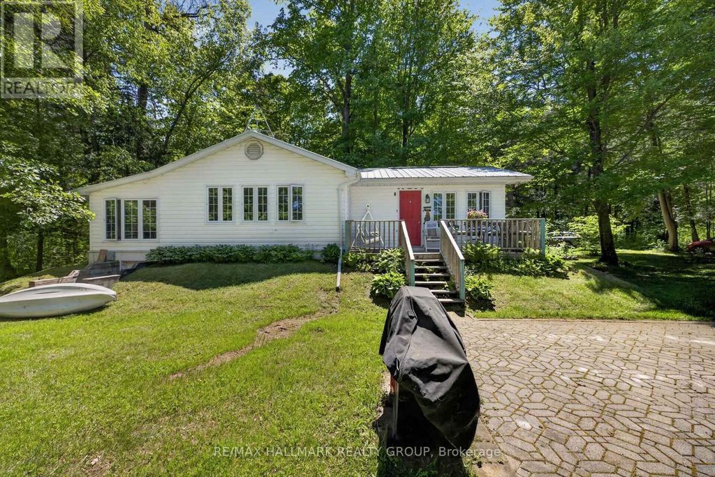 2432 Bathurst 2nd Concession, Tay Valley