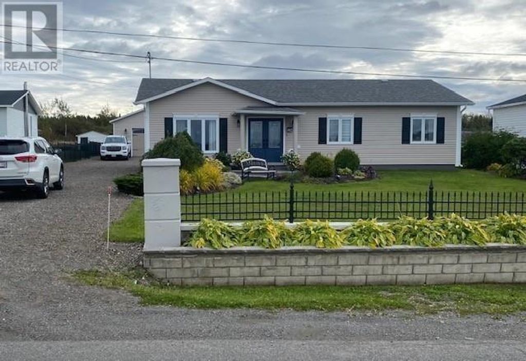 104 Main Street, Horwood