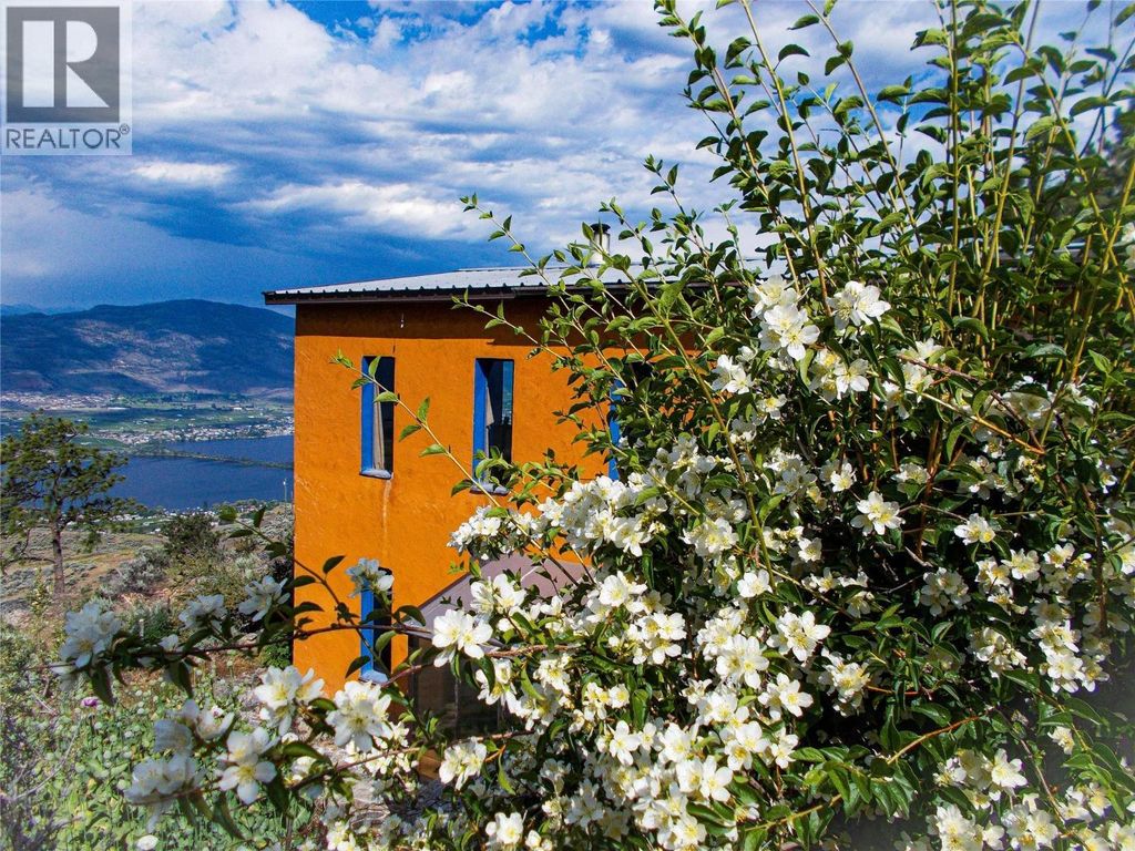 1345 3 Highway, Osoyoos