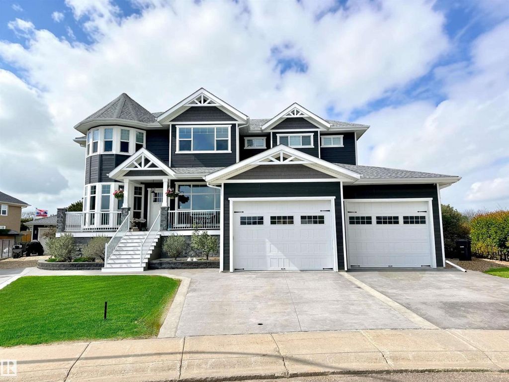 5749 43 Av, St. Paul Town