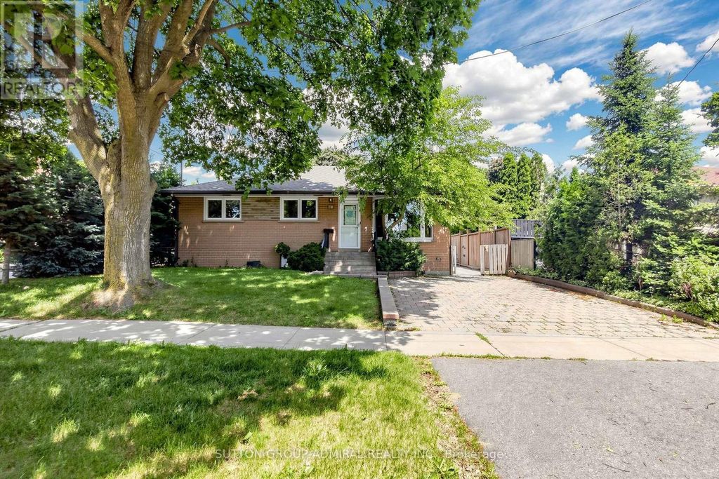 34 Paragon Road, Toronto (kingsview Village-The Westway)