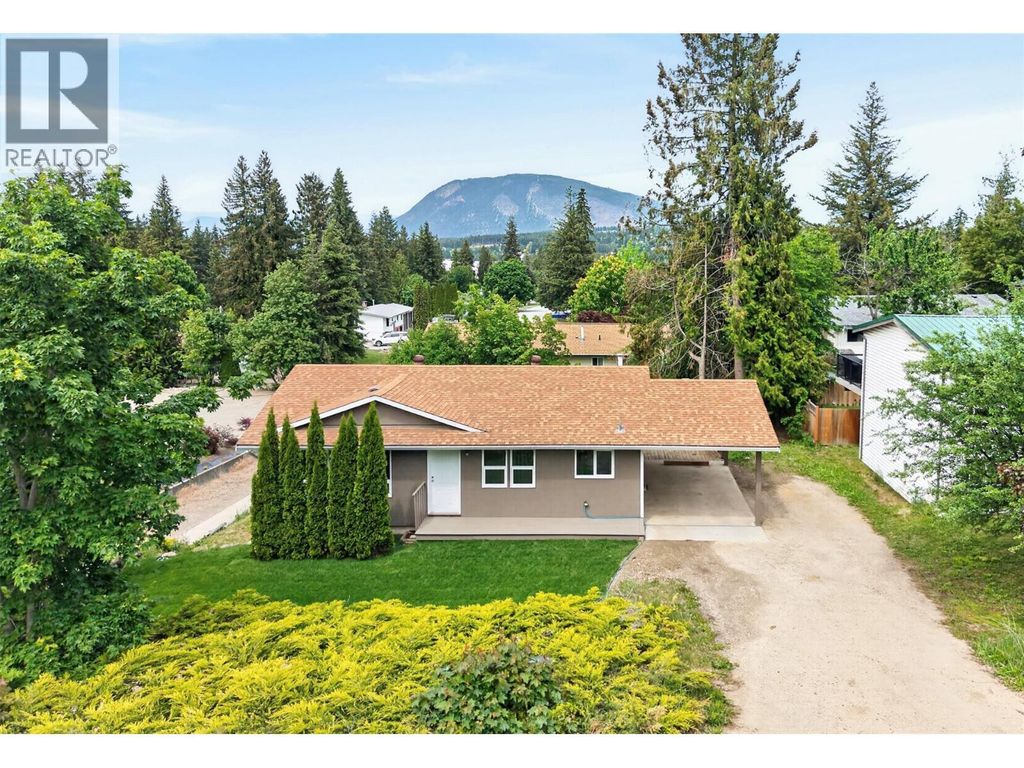 2731 Okanagan Avenue Ne, Salmon Arm
