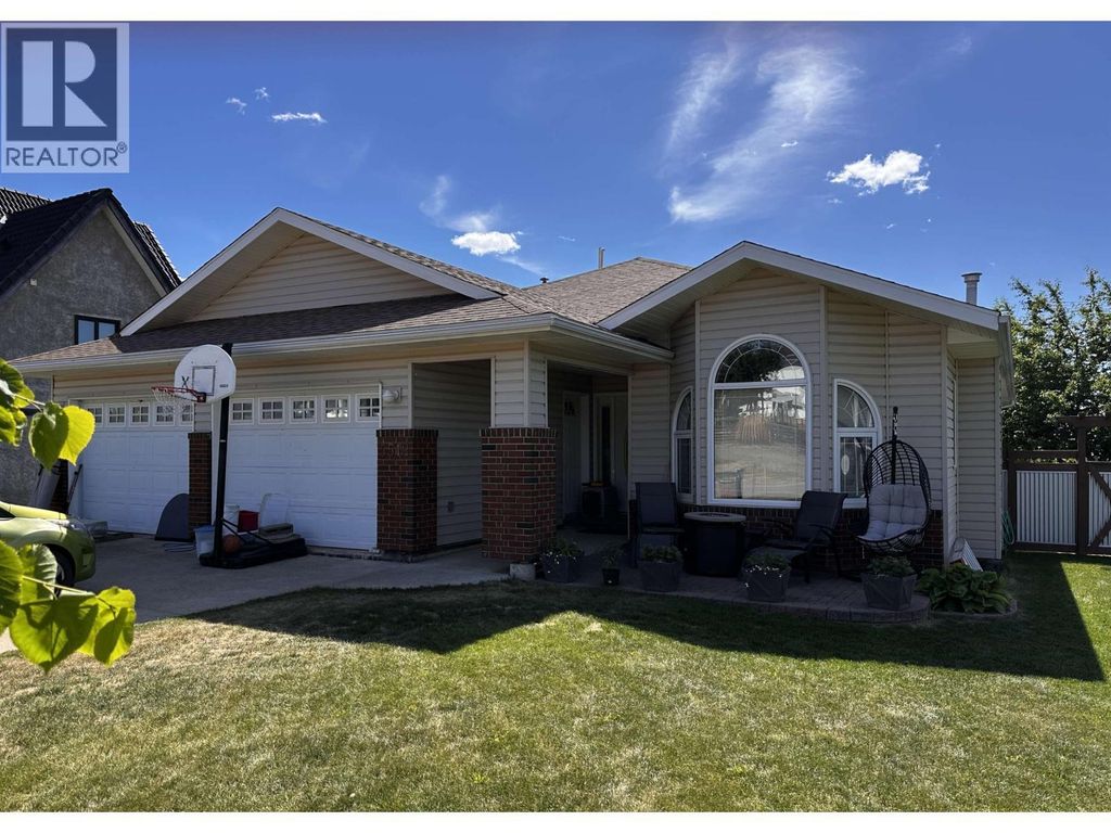 5512 Minnaker Crescent, Fort Nelson