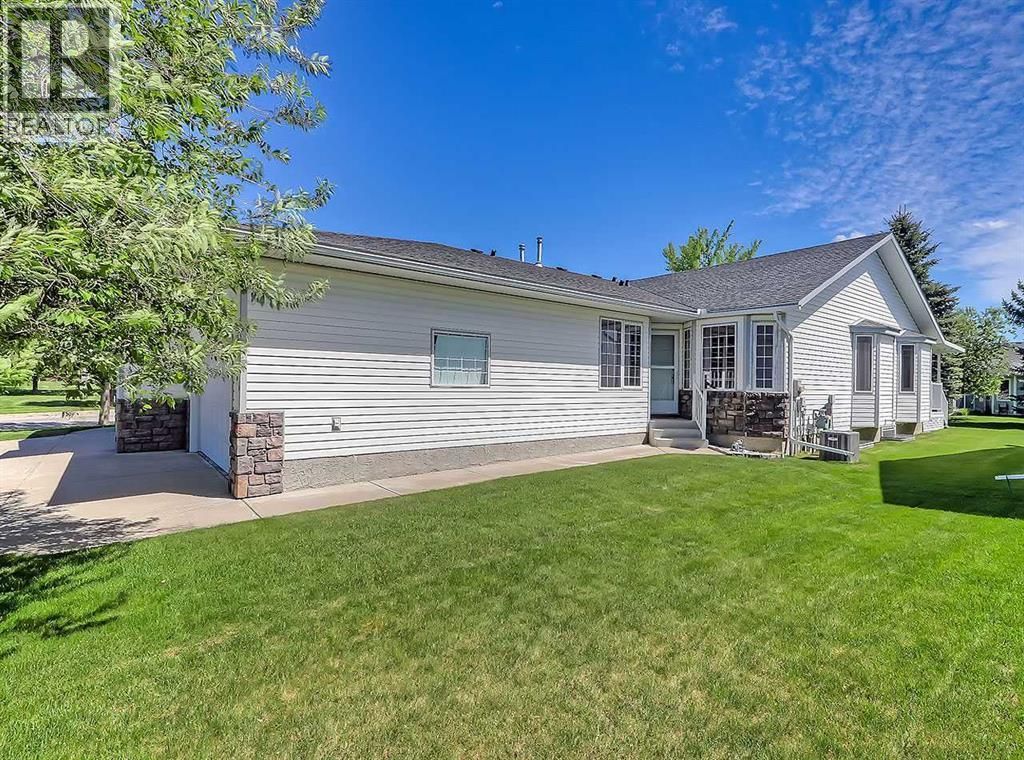 104 Riverside Place Nw, High River