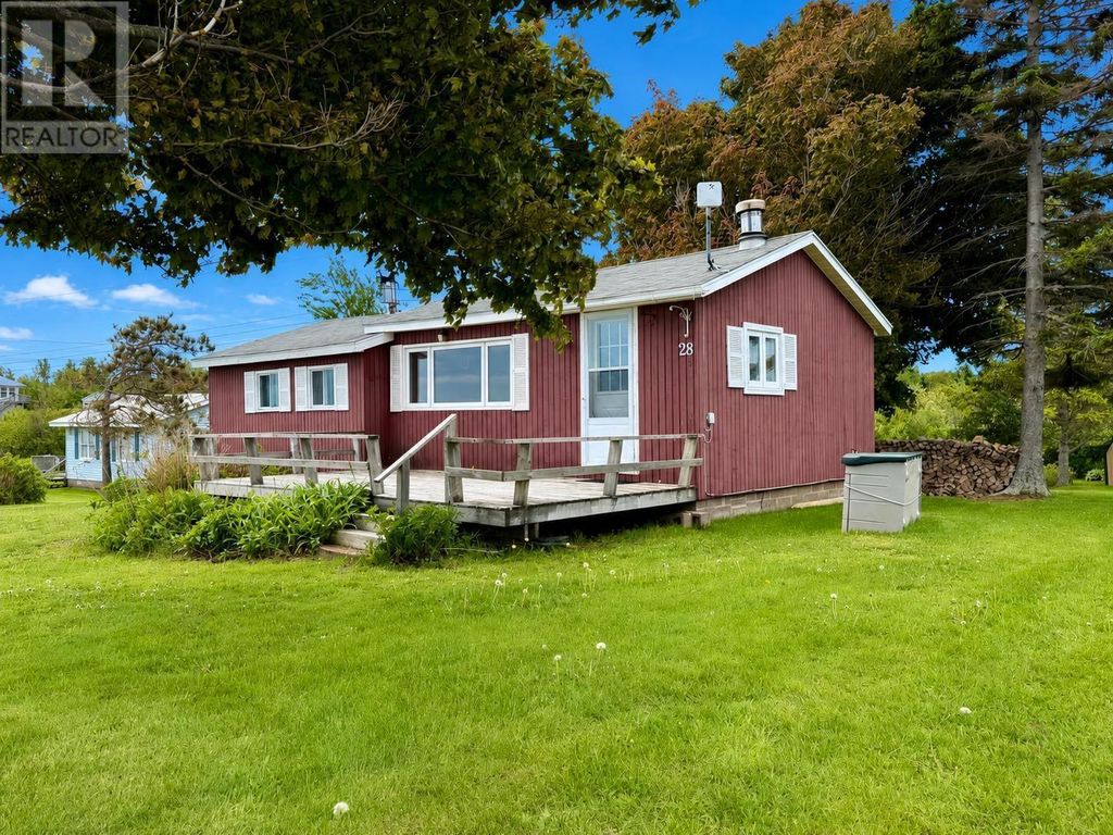 28 Hillwinds Beach Drive, Northport