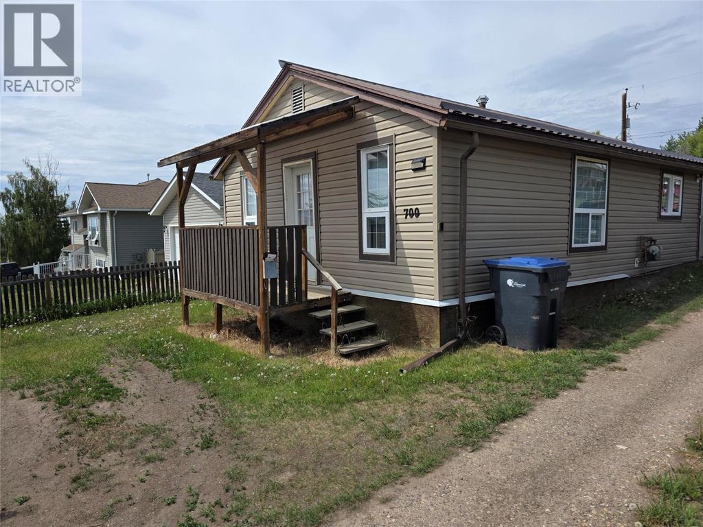 700 99 Avenue, Dawson Creek