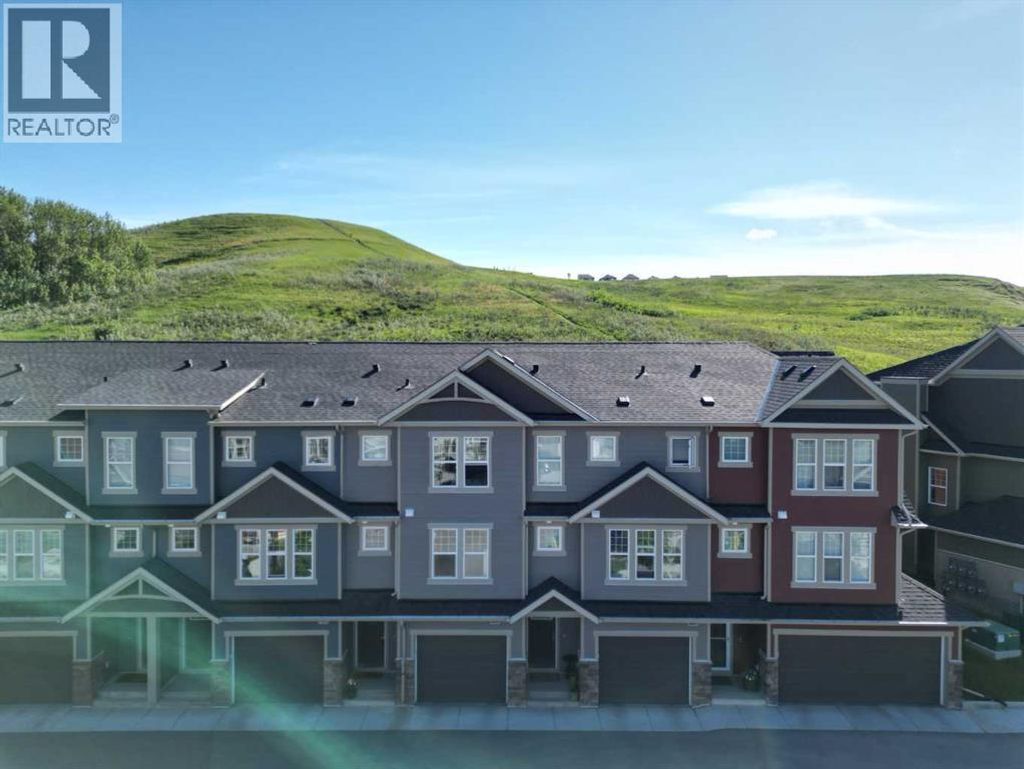 272 Cranbrook Square Se, Calgary