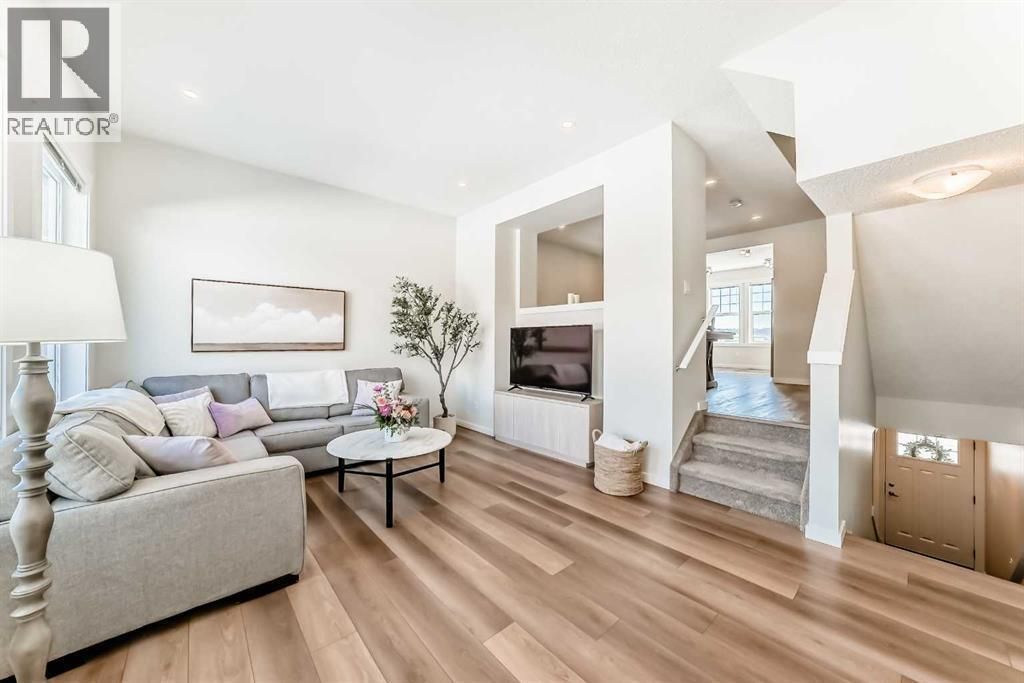 272 Cranbrook Square Se, Calgary
