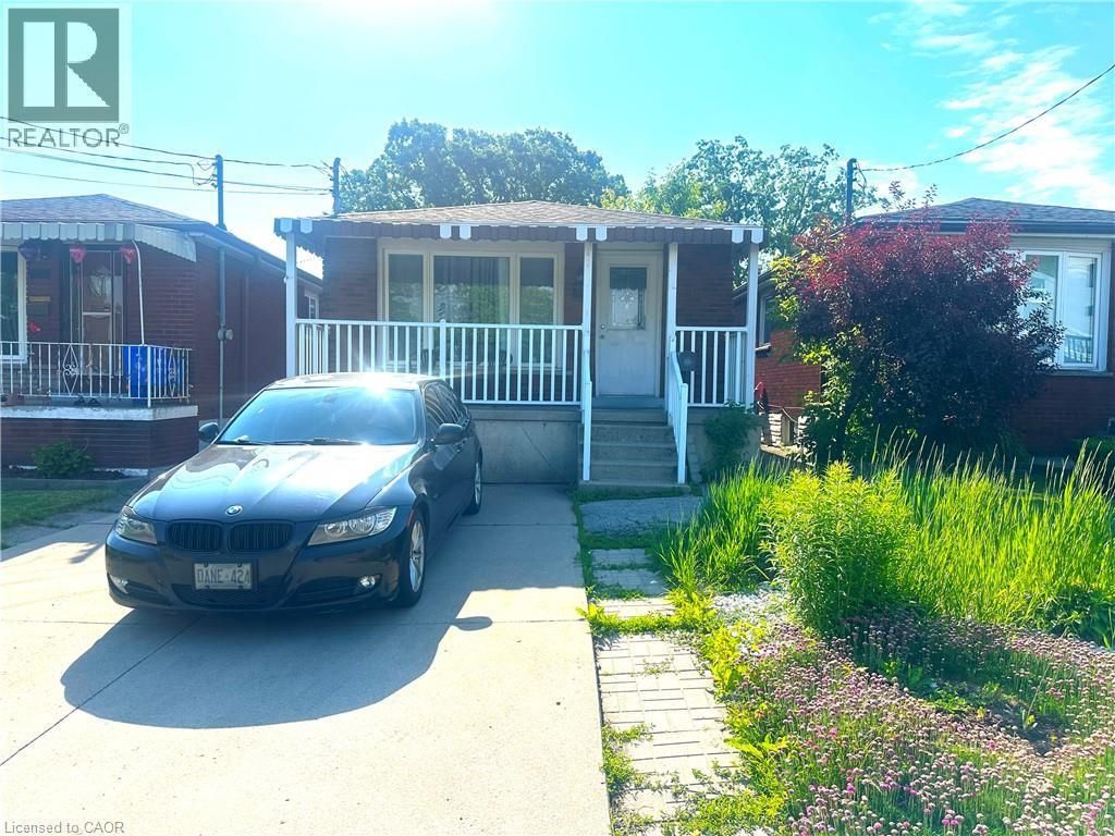 70 Ellis Avenue, Hamilton