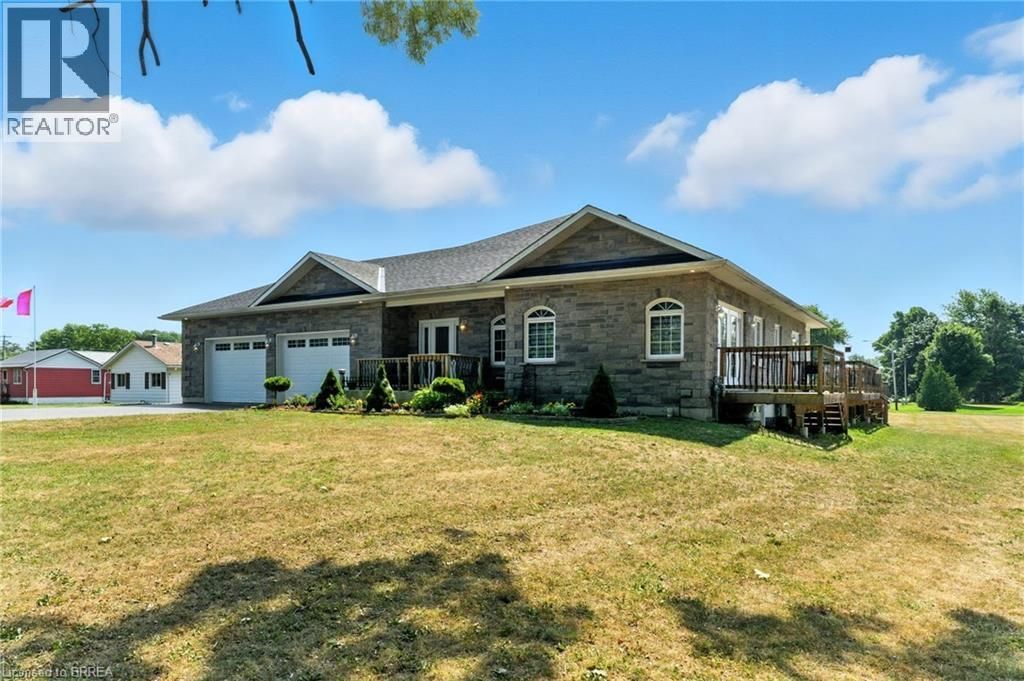 1026 Front Road, St. Williams
