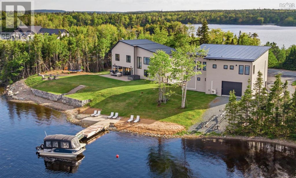 420 Greyowl Drive, Middle Porters Lake
