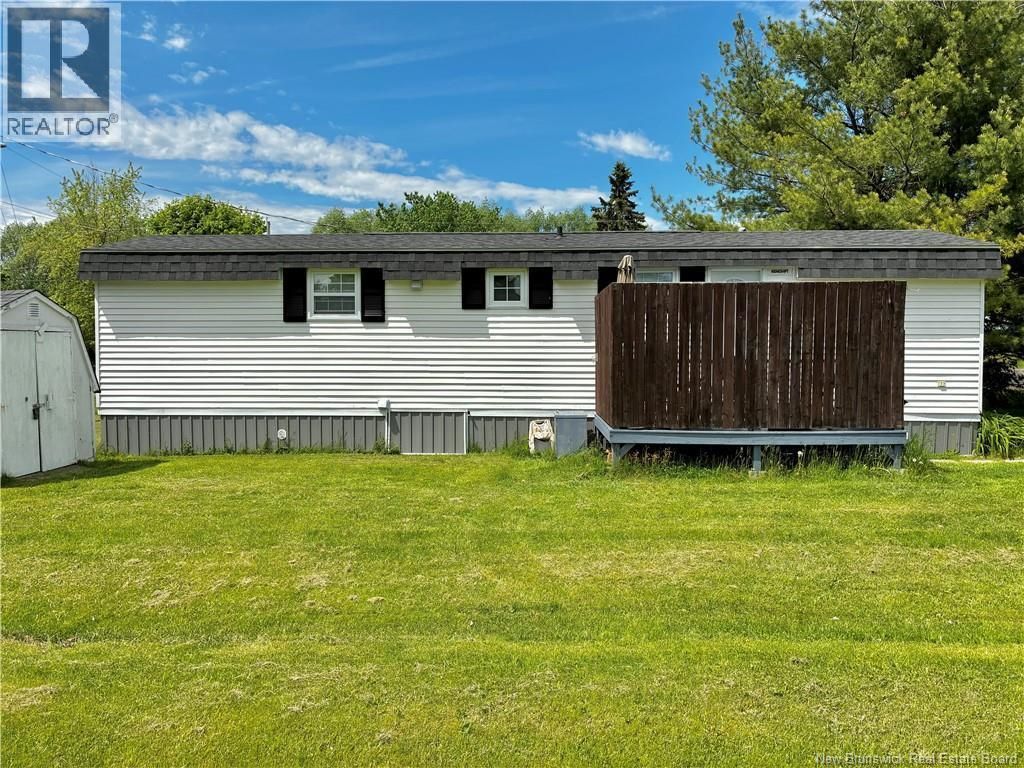 52 Dupuis Avenue, Lakeville