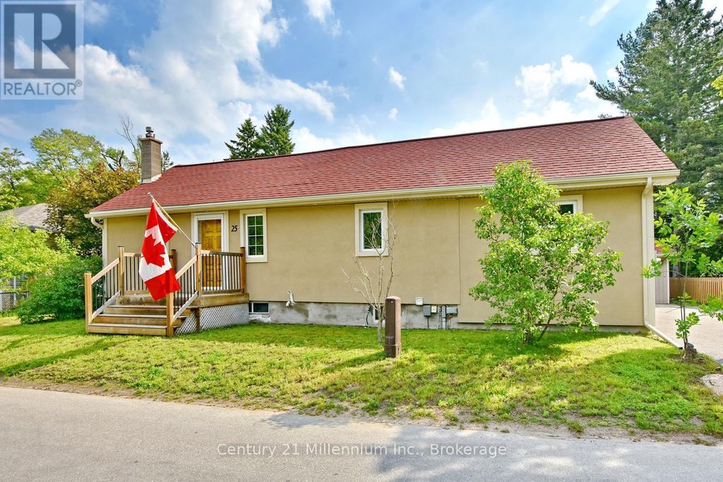 25 Berkely Street, Wasaga Beach
