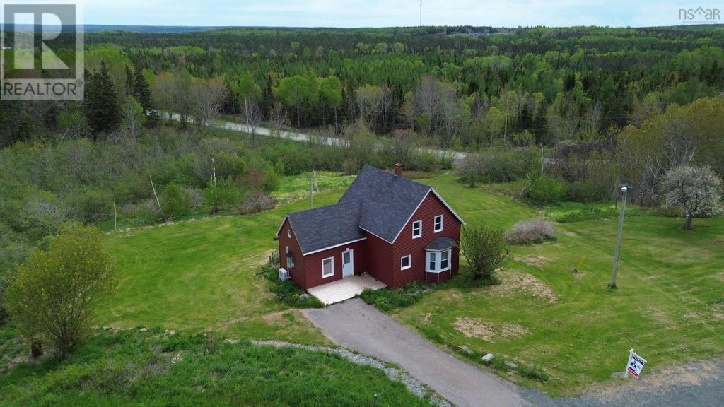 9296 19 Highway, Dungarry