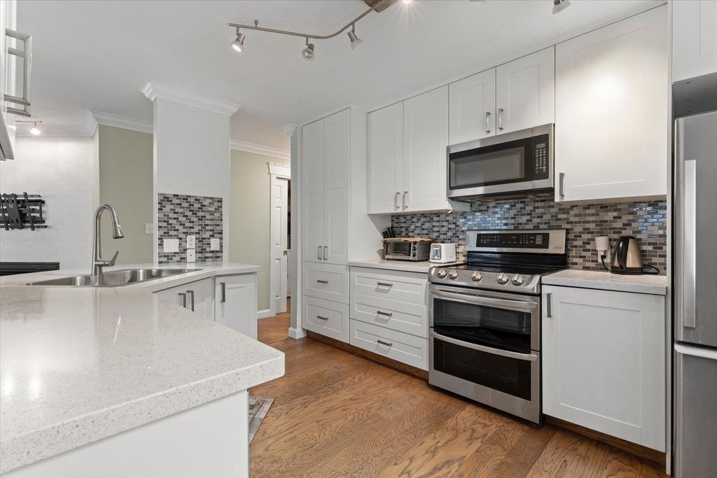 303 45765 Spadina Avenue|chilliwack Downtown, Chilliwack