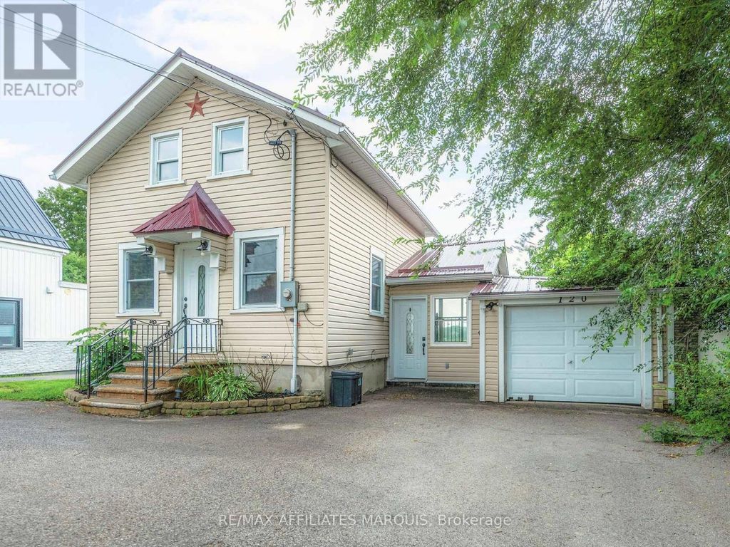 120 Queen Street, Smiths Falls