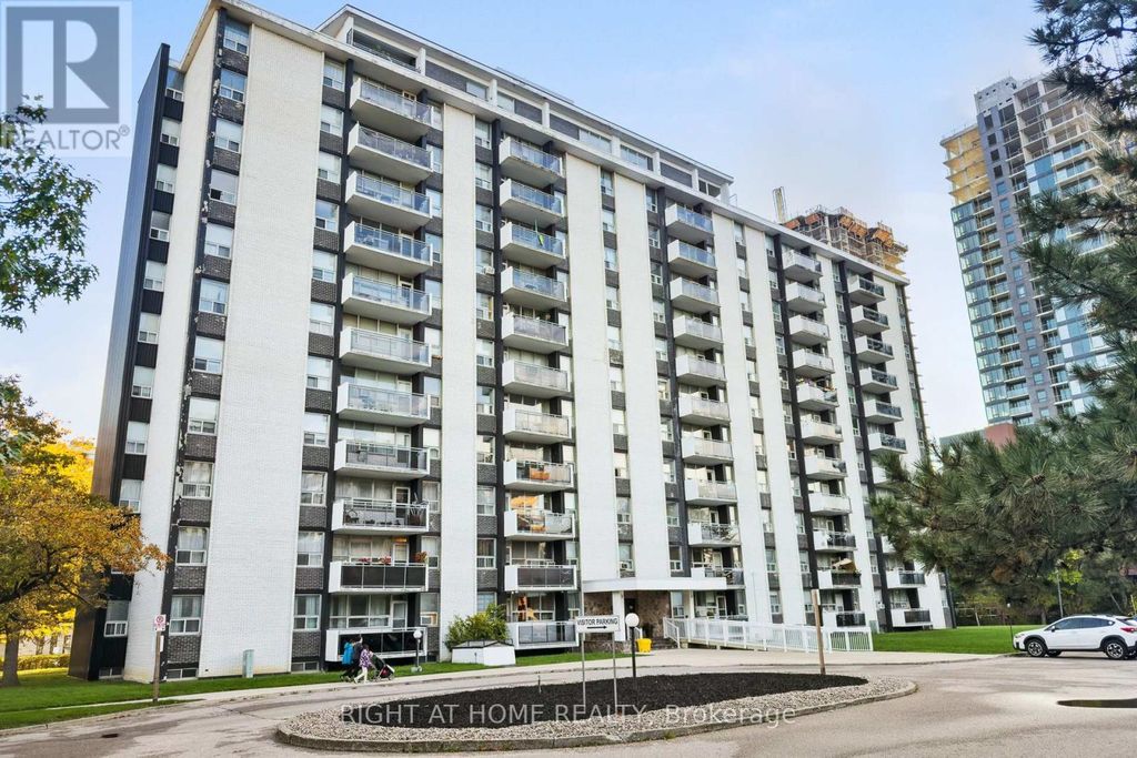 907 - 151 Larose Avenue E, Toronto (humber Heights)