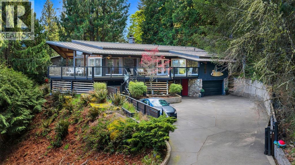 6156 Genoa Bay Rd, Duncan