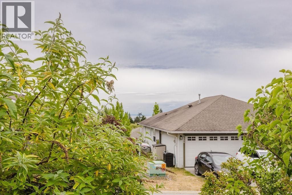 5687 Emily Way, Sechelt