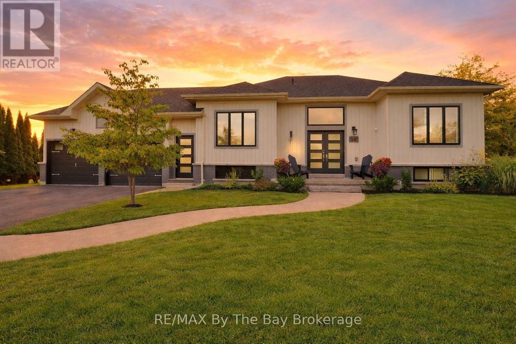 18 Maple Drive, Wasaga Beach