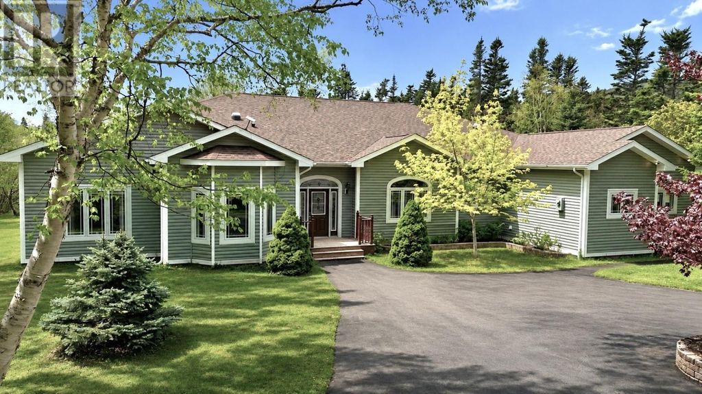 6 Tamarack Street, Humber Village