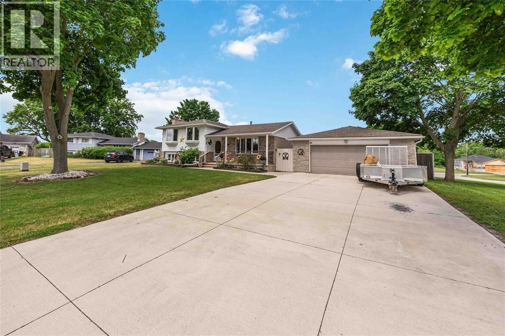 1577 Heather Court, St Clair