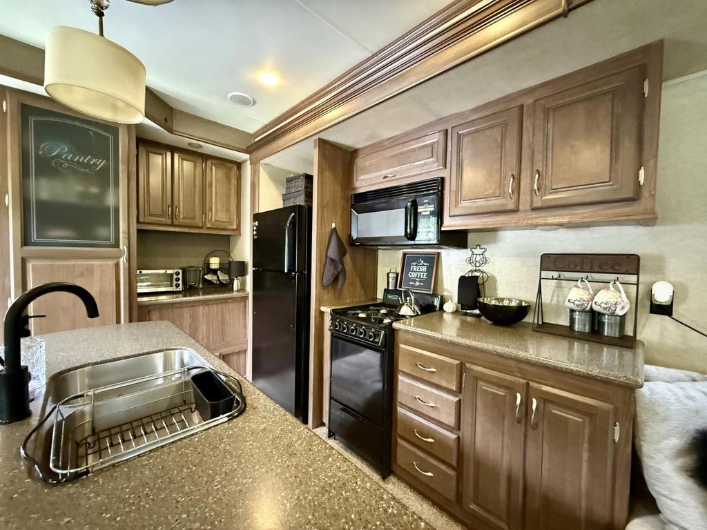 16 1650 Columbia Valley Road|columbia Valley, Columbia Valley