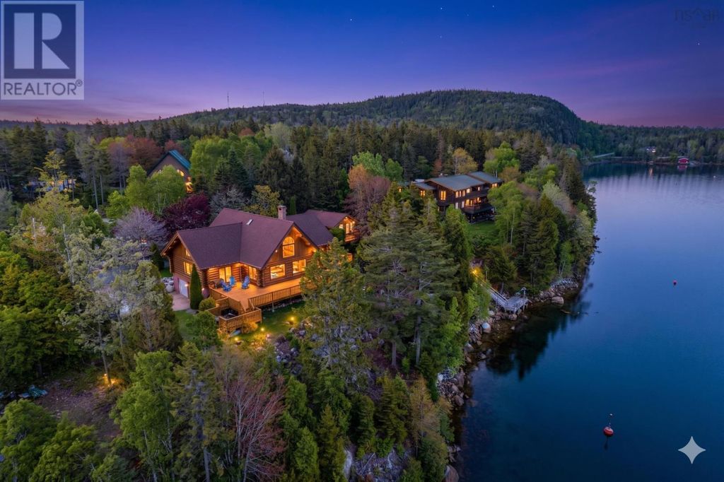 33 Ocean Marina Drive, Deep Cove