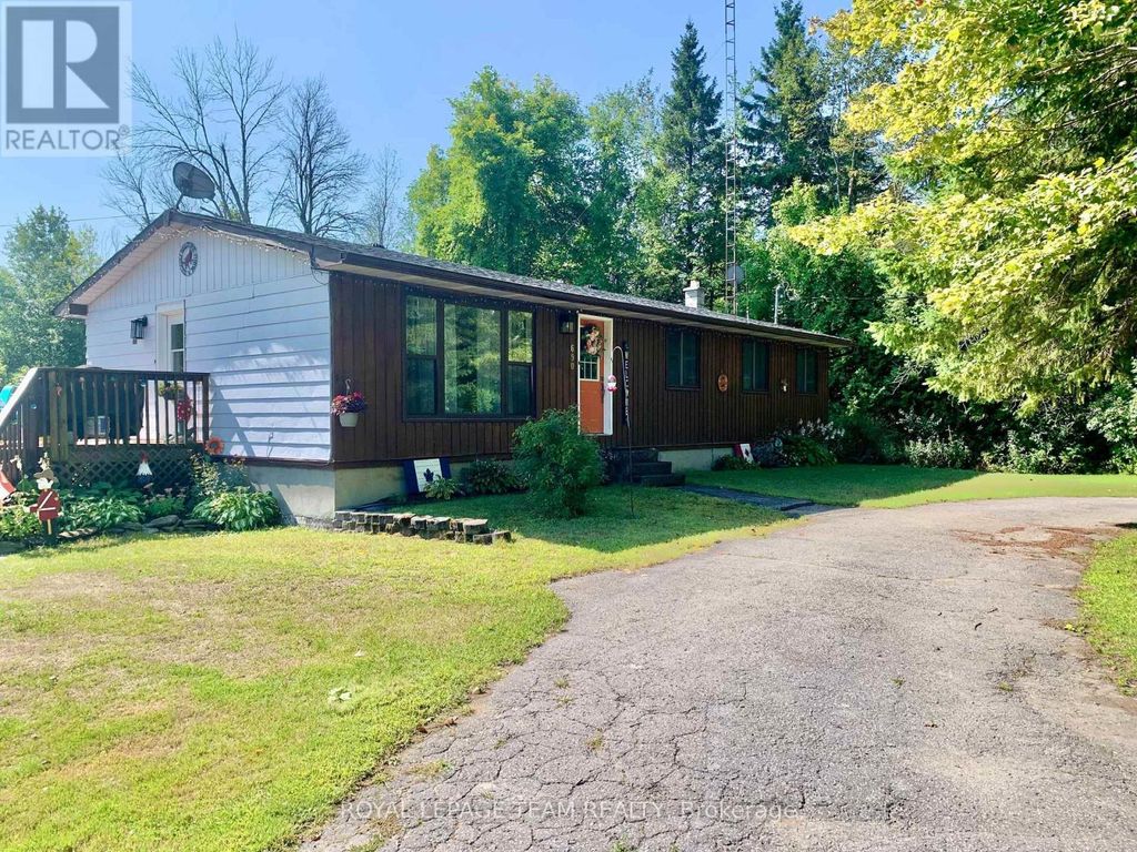 690 Limerick Road, North Grenville