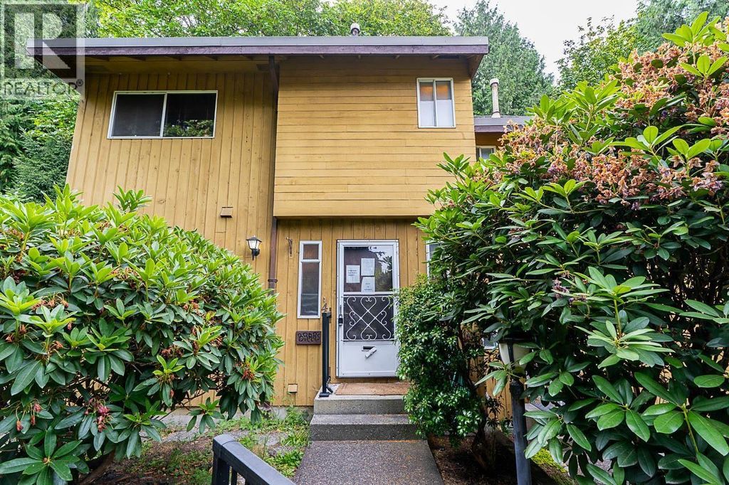 4 305 Decaire Street, Coquitlam