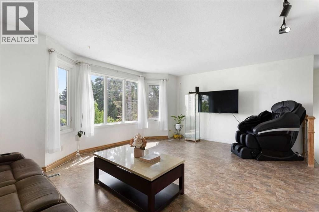 1016 Hunterdale Place Nw, Calgary