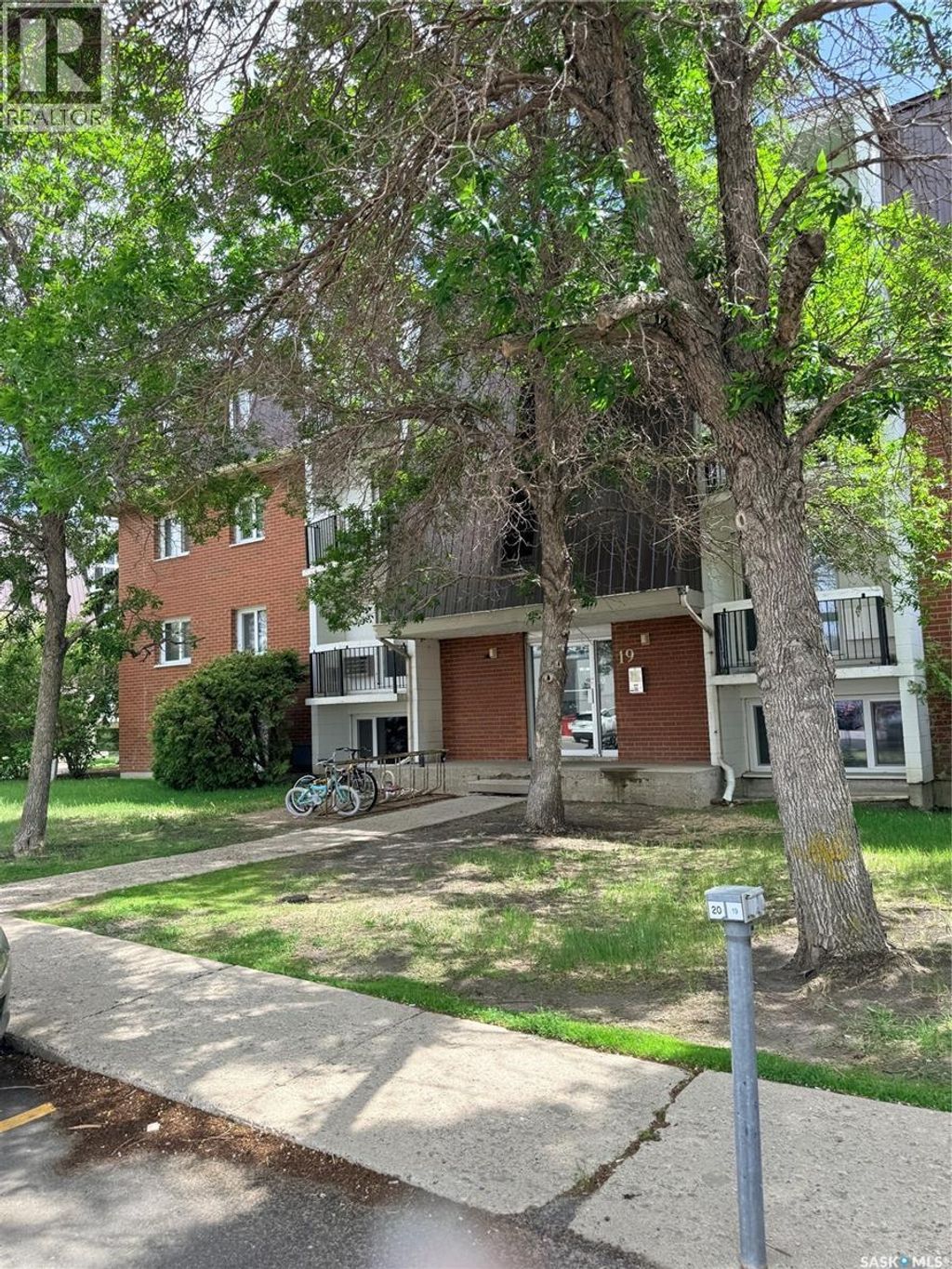12 19 Centennial Street, Regina