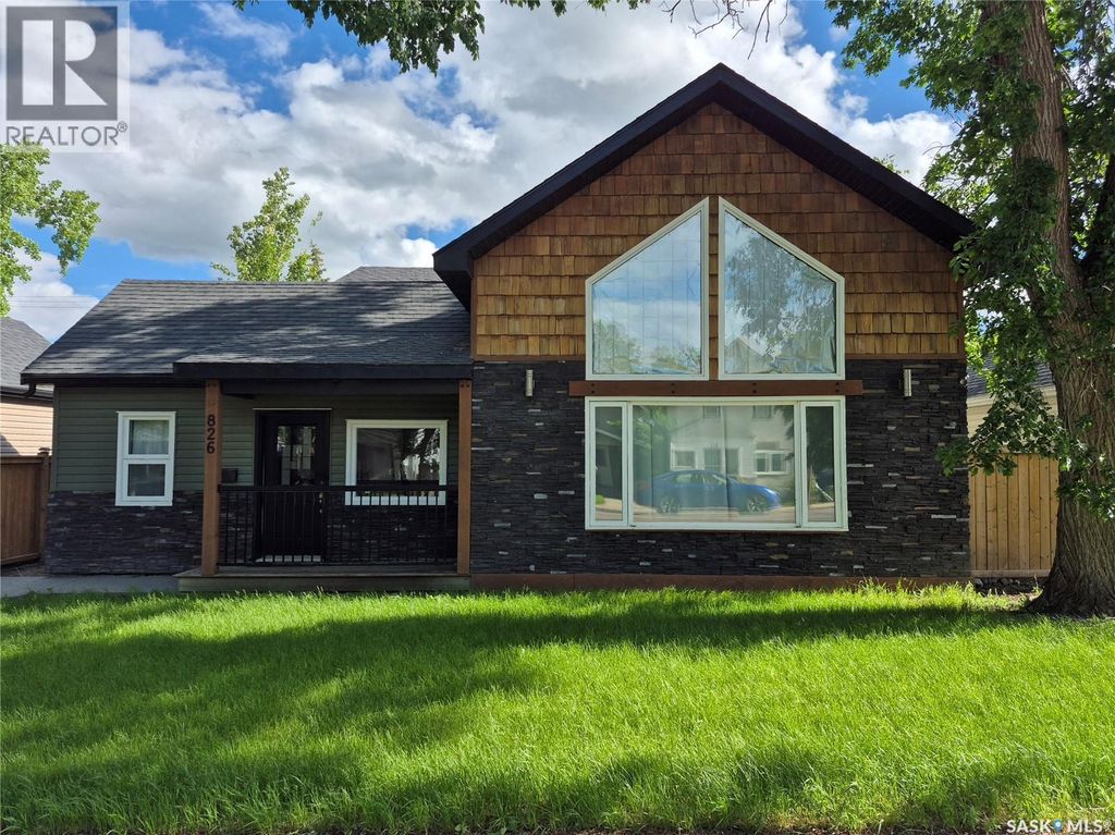 826 Chaplin Street E, Swift Current