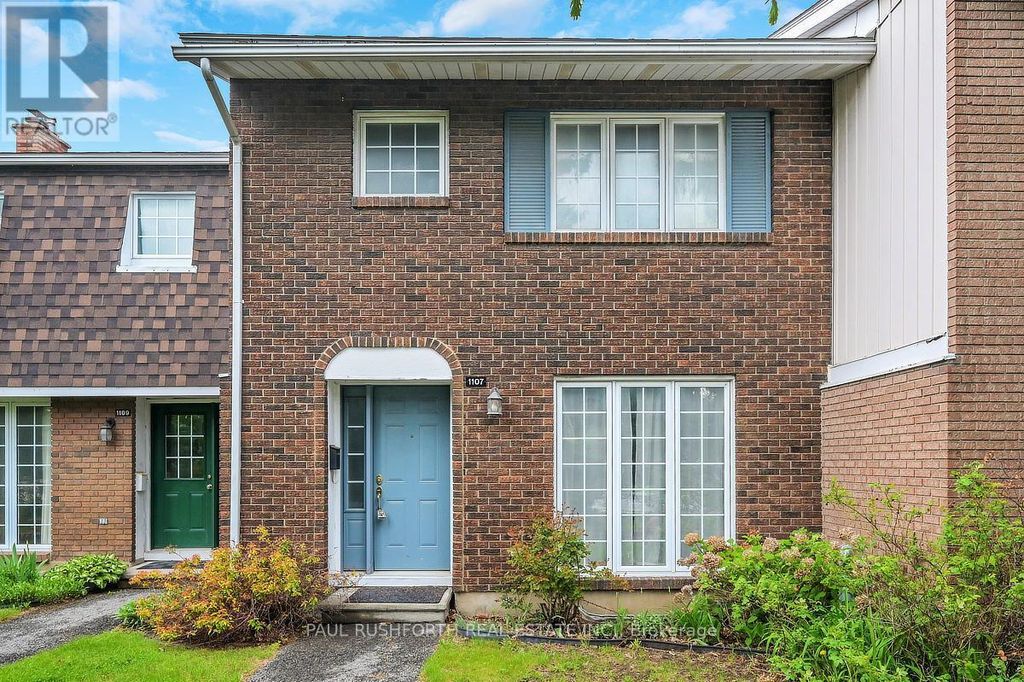 1107 Meadowlands Drive, Ottawa