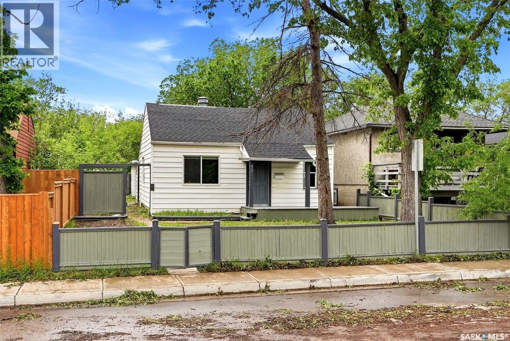 922 Athol Street, Regina
