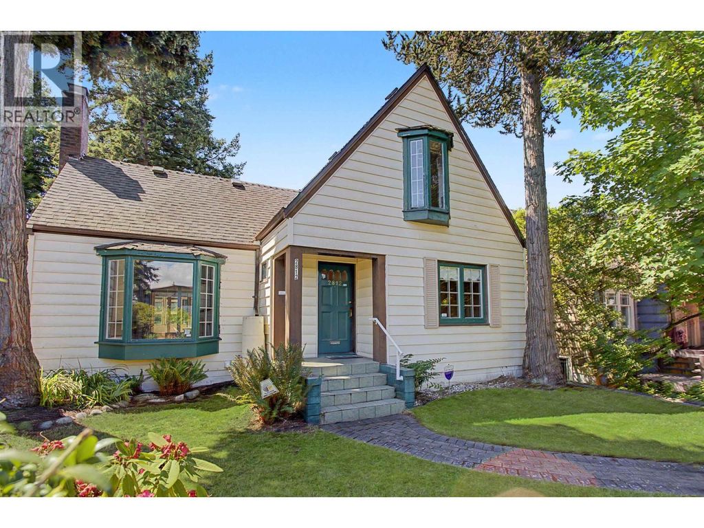 2812 W 33rd Avenue, Vancouver