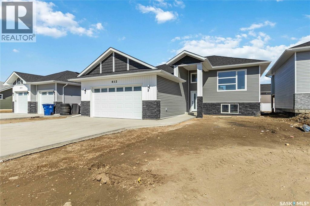 803 1st Avenue N, Warman