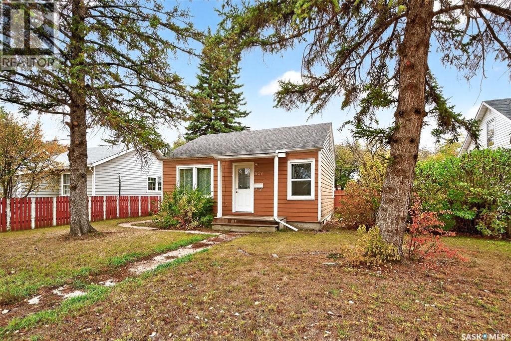 826 Athabasca Street E, Moose Jaw