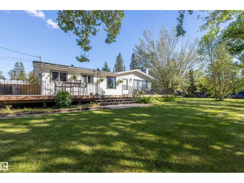 5115 49 Av, Rural Lac Ste. Anne County