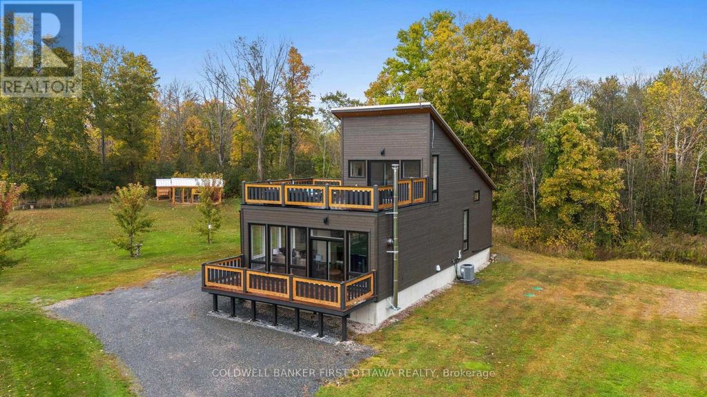 4210 Scotch Line Road, Tay Valley