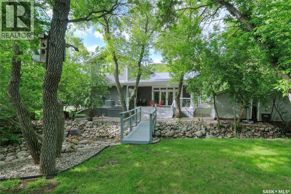 662 Valley Drive, South Lake